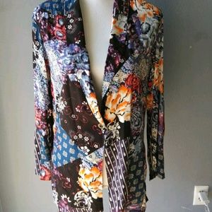 Women Floral blazer size XS NWT!